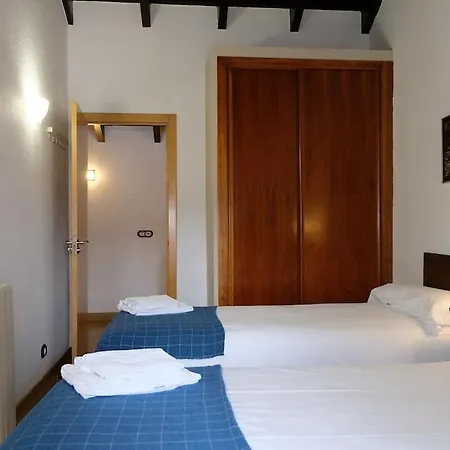 Casa De Pueblo Adosada, En La Zona Rural De Gijon. Tatil Evi