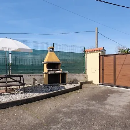 Casa De Pueblo Adosada, En La Zona Rural De Gijon. Хихон