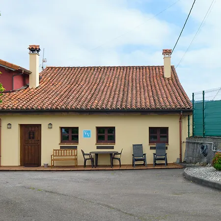 Casa De Pueblo Adosada, En La Zona Rural De Gijon.