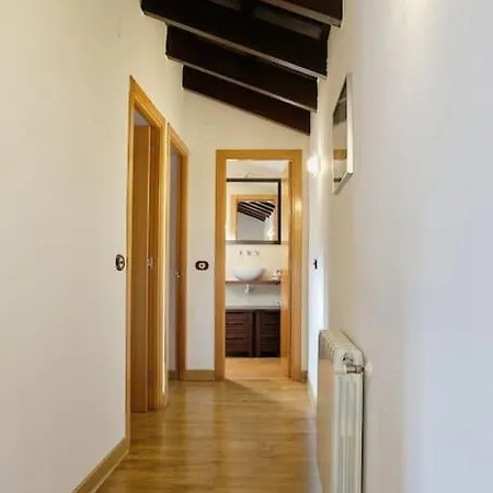 別荘 Casa De Pueblo Adosada, En La Zona Rural De Gijon.