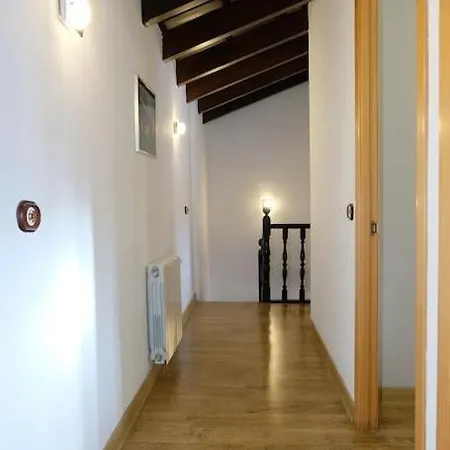 別荘 Casa De Pueblo Adosada, En La Zona Rural De Gijon. *
