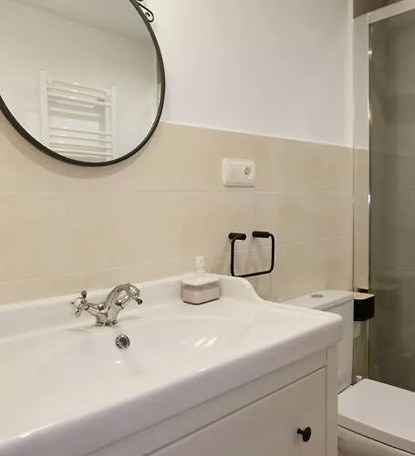 Nyaraló Casa De Pueblo Adosada, En La Zona Rural De Gijon.