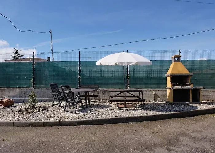 Casa De Pueblo Adosada, En La Zona Rural De Gijon.