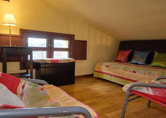 Casa De Pueblo Adosada, En La Zona Rural De Gijon. Nyaraló *