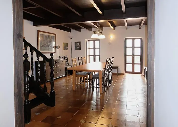 Casa De Pueblo Adosada, En La Zona Rural De Gijon. Nyaraló