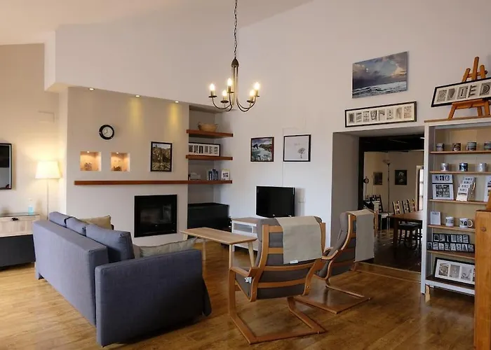 Nyaraló Casa De Pueblo Adosada, En La Zona Rural De Gijon.