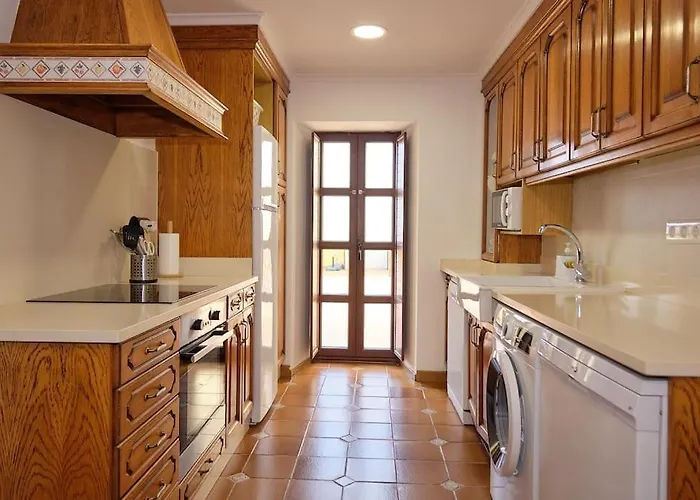 Casa De Pueblo Adosada, En La Zona Rural De Gijon. Nyaraló