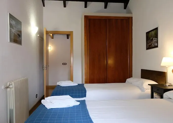 Casa De Pueblo Adosada, En La Zona Rural De Gijon. Nyaraló