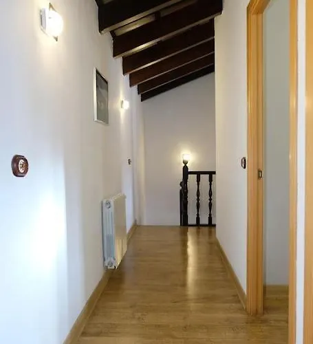 Nyaraló Casa De Pueblo Adosada, En La Zona Rural De Gijon. *